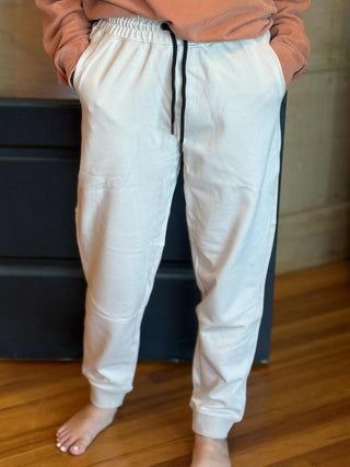 SLEEK KNIT PERFORMANCE JOGGERS  NATURAL MONO B