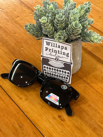 CLASSIC BLACK SUNGLASSES WITH POLARIZED LENSES