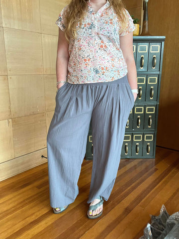GREY WIDE LEG SMOCKED PANTS