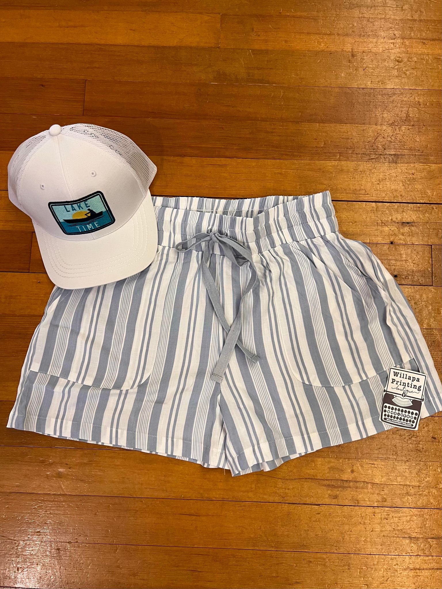 SKY BLUE VERTICAL STRIPE SHORTS WITH POCKETS