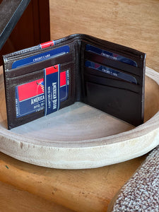 SLIM LEATHER BI-FOLD WALLET