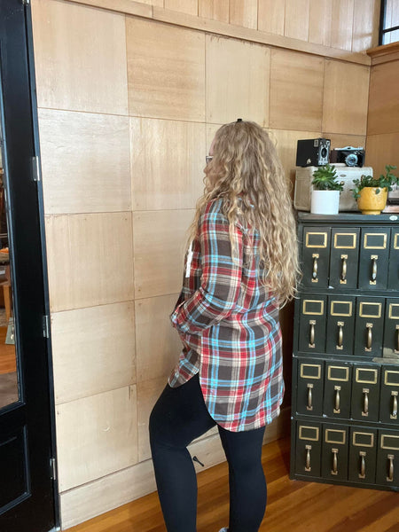 BROWN PLAID PULLOVER DRESS WITH FRONT POCKET AND HOOD