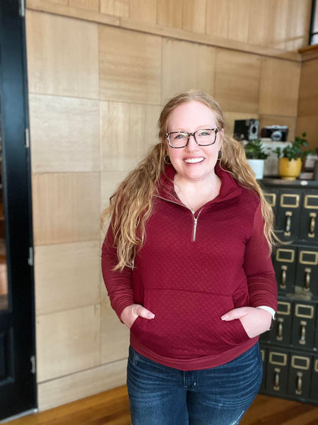 QUILTED TEXTURE QUARTER ZIP PULLOVER