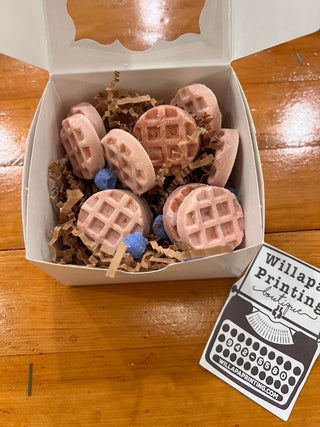 BLUEBERRY WAFFLE SOY WAX MELTS IN BAKERY CONTAINER