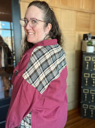 BURGUNDY AND PLAID SHACKET WITH BREAST POCKETS