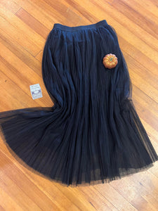BLACK MAXI SKIRT WITH TOOLED OVERLAY