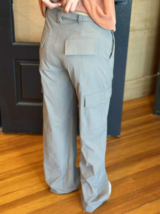 ESSENTIAL HIGHWAIST JIPPERED CARGO JOGGER MOSS GREEN MONO B