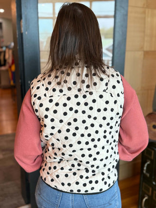 POLKA DOT PRINT PIPING DETAIL QUILTED VEST: CREAM & BLACK