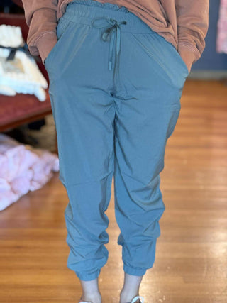 CUFFED ESSENTIAL HIGHWAIST JOGGER  BLUE GREEN