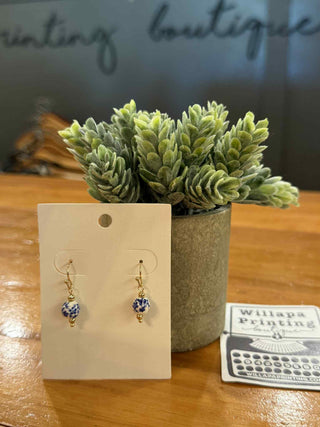 PETITIE BLUE WHITE WILLOW PATTERN MALLY EARRINGS GOLD