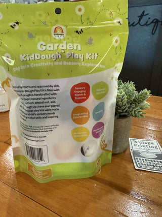 KID DOUGH! GARDEN PLAY KIT WASHABLE AND APPLE SCENTED! 