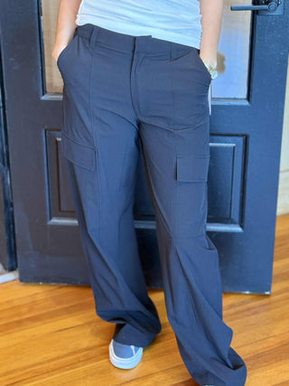 ESSENTIAL ZIPPERED CARGO PANTS BLACK MONO B