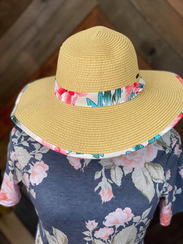 STRAW HAT WITH PINK FLORAL PRINT DETAIL BY CC