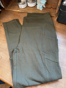OLIVE LEGGINGS WITH SIDE POCKETS- PLUS ONLY