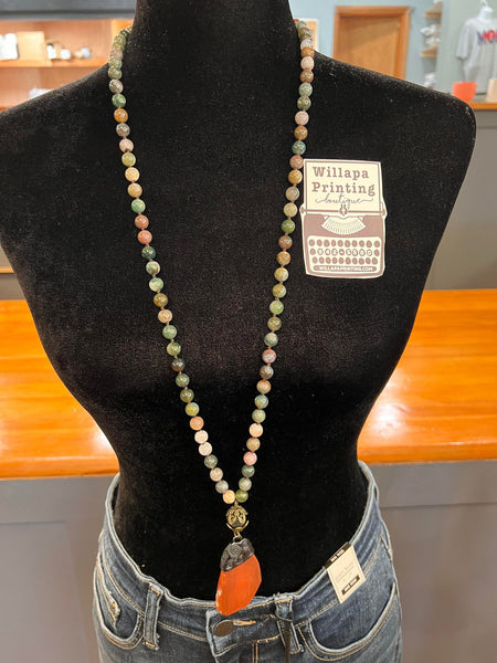 PENDANT NECKLACE WITH AGATE STONE AND NATURAL BEADS 57806