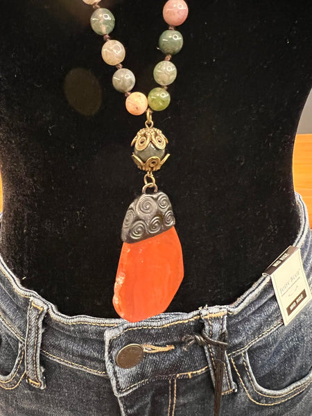 PENDANT NECKLACE WITH AGATE STONE AND NATURAL BEADS 57806