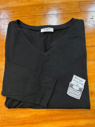BLACK LONG SLEEVE VNECK BASIC TEE