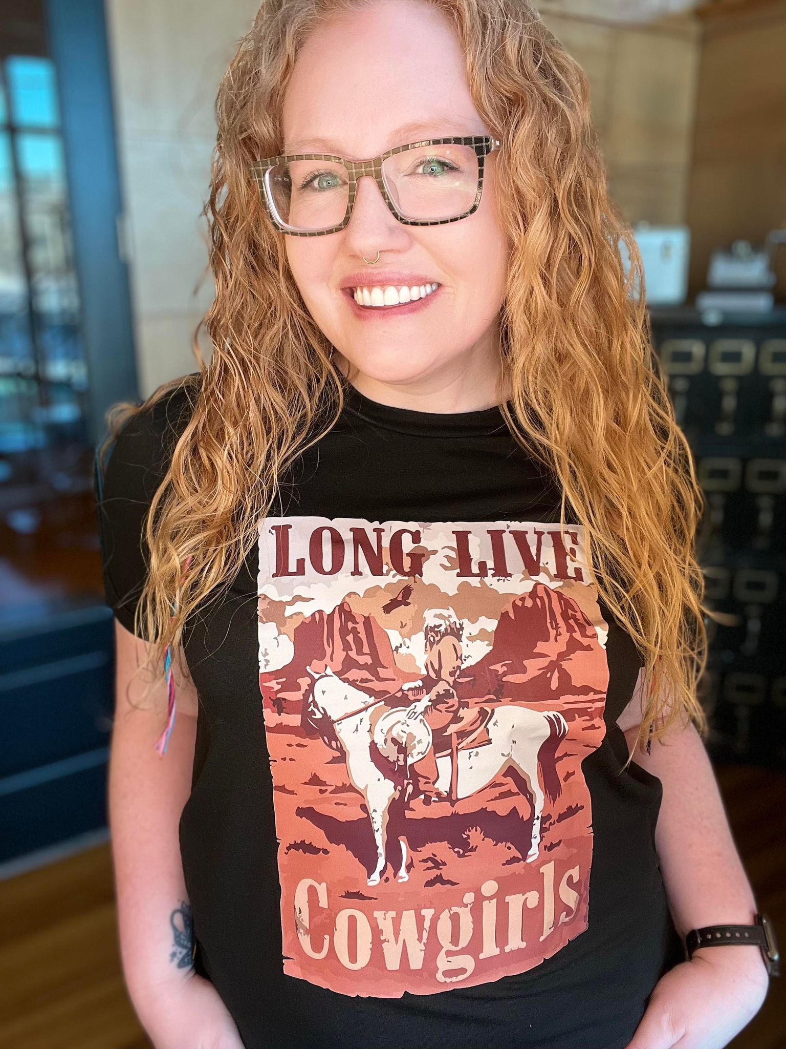 LONG LIVE COWGIRLS GRAPHIC TEE- PLUS/REG