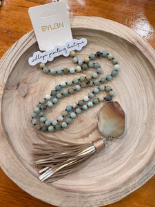 THE BARB NATURAL STONE BEADED NECKLACE WITH STONE PENDANT AND TASSEL