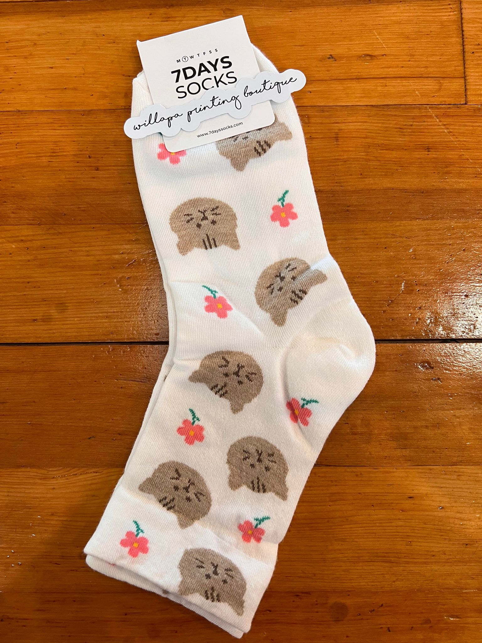 7 DAYS WOMEN'S KITTY CAT PRINT CREW SOCKS